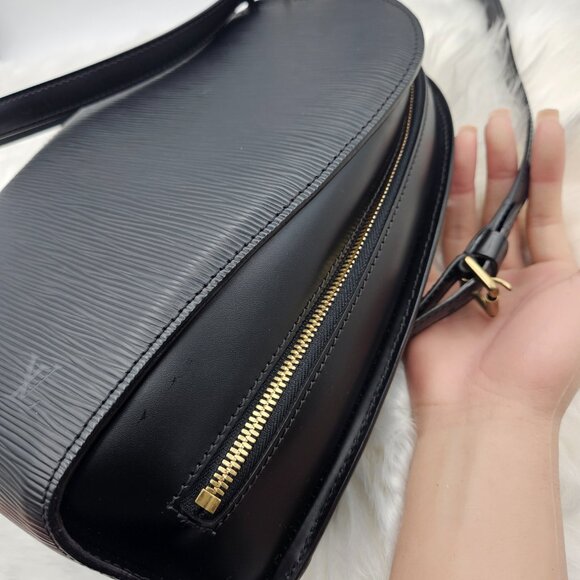 LV Mabillon Backpack in Black Epi Leather - Picture 7 of 17